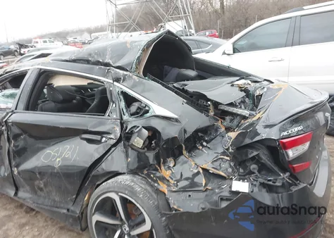 2018 Honda Accord Sport 2.0T z USA, uszkodzony, nr VIN 1HGCV2F32JA051721